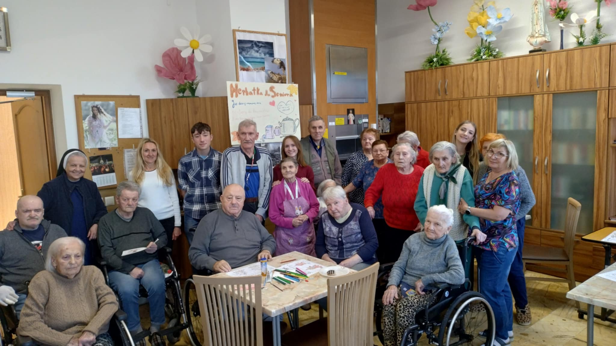 Ogólnopolski dzień seniora – spotkanie młodzieży z pensjonariuszami 