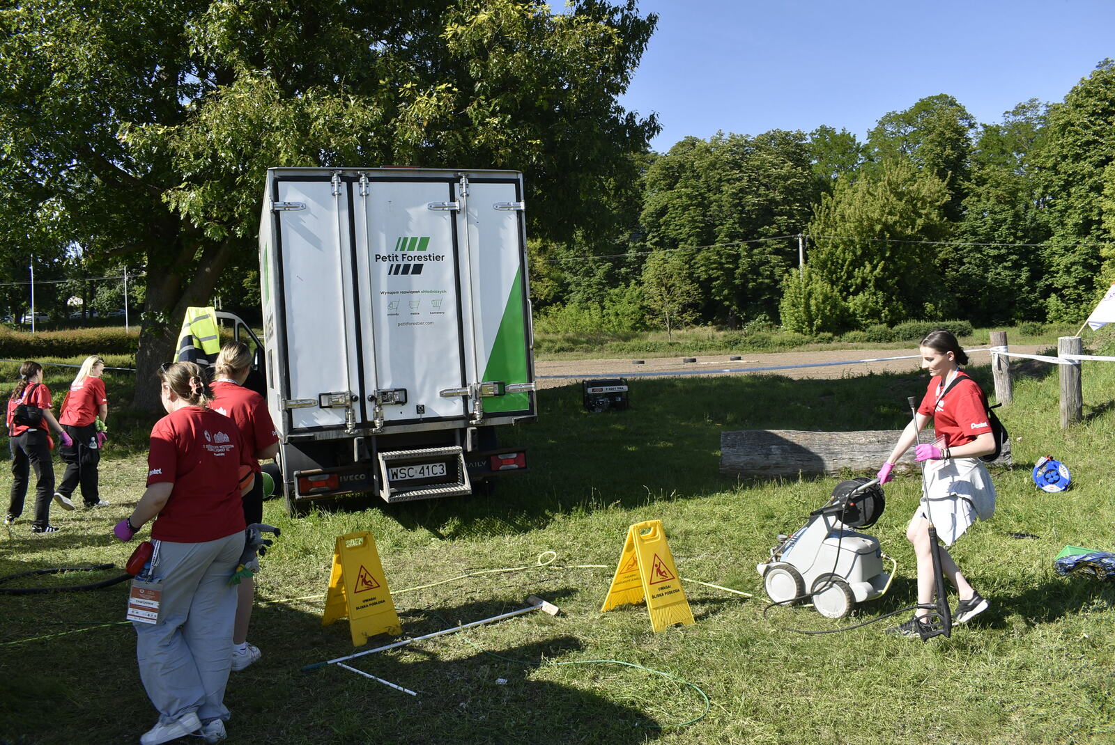nasze ratowniczki zapewniają bezpieczeństwo