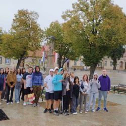 461711287 1039176011339391