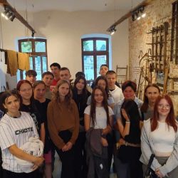 461711295 1039176498006009