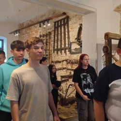 461730066 1039176048006054