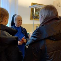 465921082 1076003640989961