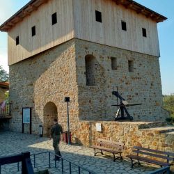 461685935 1039185831338409