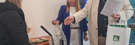 wreczenie nagrody za test wiedzy