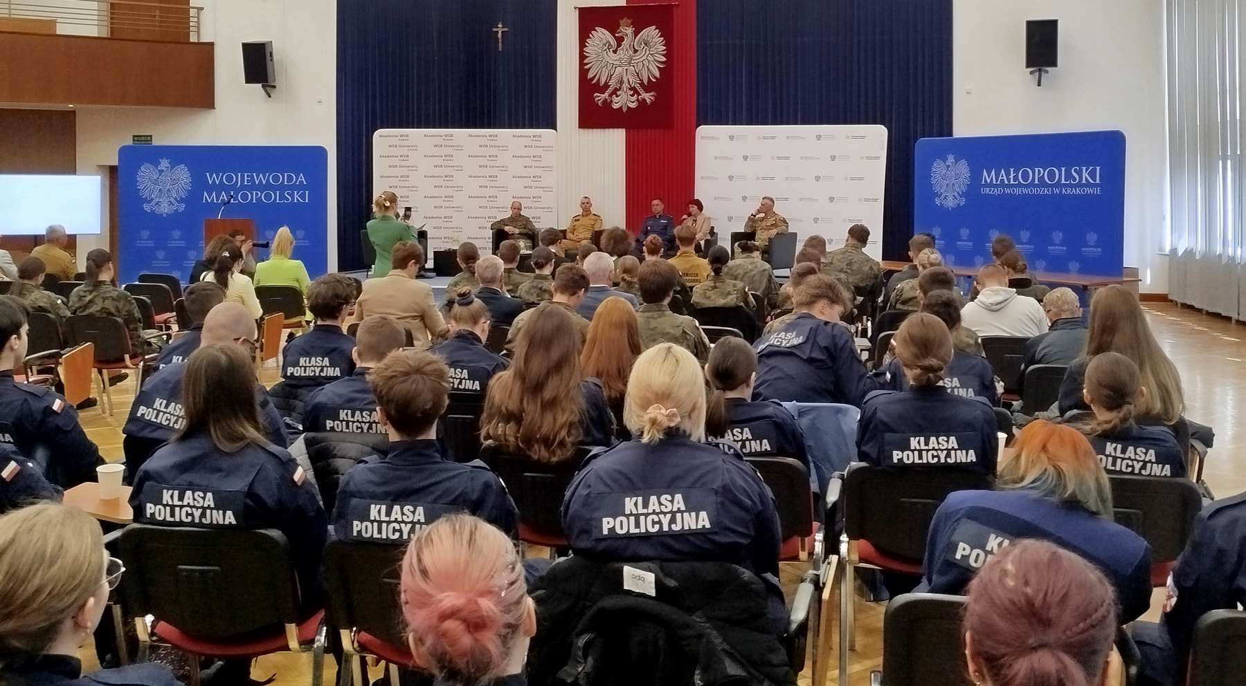 Uczniowie w trakcie konferencji