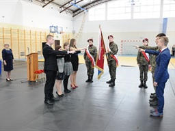 Ślubowanie klas pierwszych -2015 — fotografia 33