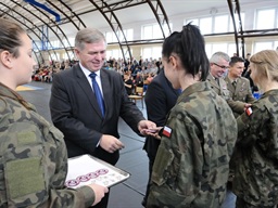 Ślubowanie klas pierwszych -2015 — fotografia 39