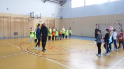 2021/2022 Dzień Sportu dla podopiecznych Placówki Wsparcia Dziennego w Wojniczu — fotografia 6