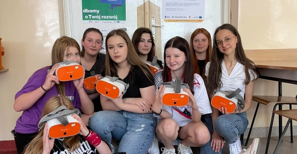 Rozpoczęcie zajęć koła naukowego z wykorzystaniem VR i AR z chemii oraz geografii